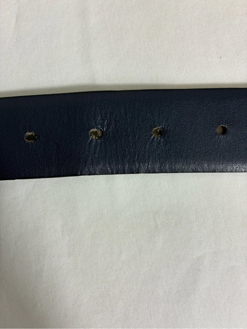 Tommy Hilfiger men’s belt 42” Black Textured Leather with Signature Stripe